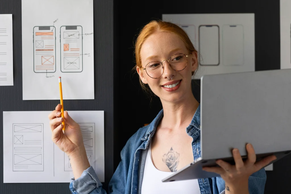 UX/UI DESIGNER